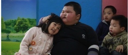 她的笑 比烟花灿烂