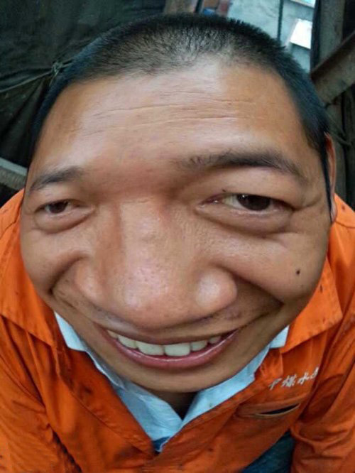 哈哈镜的爆笑脸谱